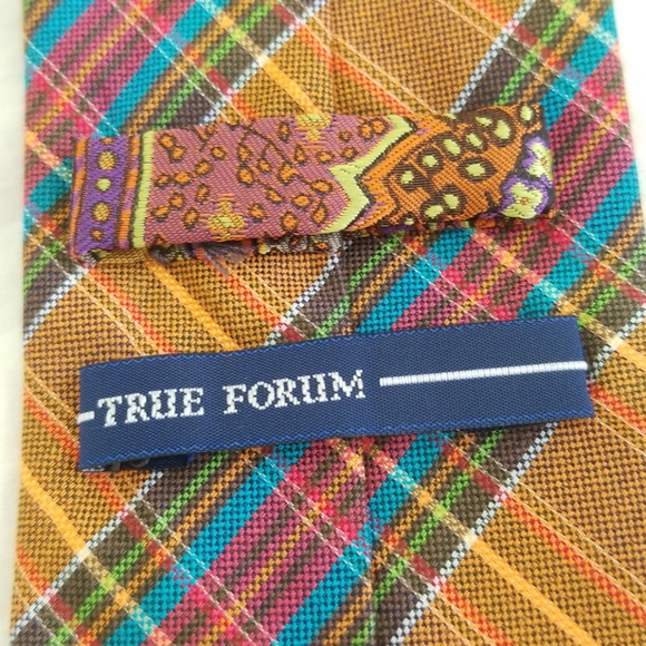 True Forum men's tie. NWOT. Gold/brown background. - Picture 4 of 5